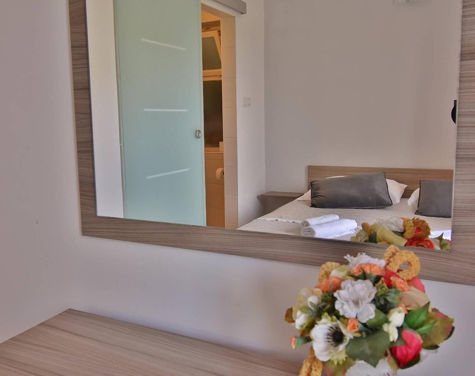 Apartments Ruzica Banjol Dış mekan fotoğraf